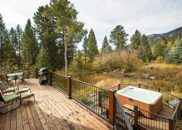 Rmr: Three Bear Tracks In Holiday home
